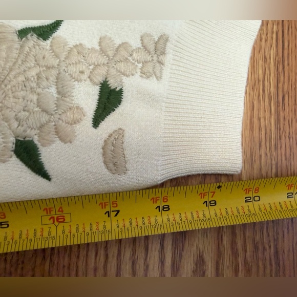 Yitai Mille Fleurs Embroidery Sweater Large NWT - Picture 13 of 15